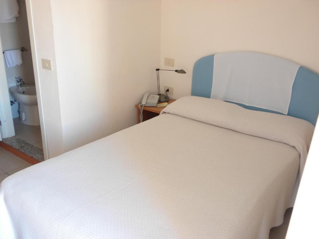 Hotel La Roccia Palau Room photo
