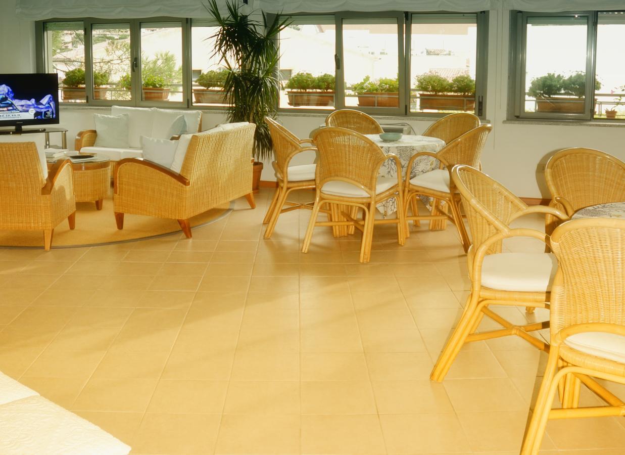 Hotel La Roccia Palau Exterior photo